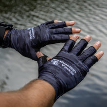 Load image into Gallery viewer, Reaction Tackle UV Fishing Gloves UPF 50+
