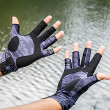 Load image into Gallery viewer, Reaction Tackle UV Fishing Gloves UPF 50+