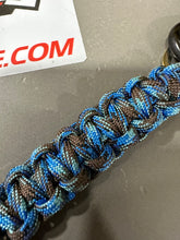 Load image into Gallery viewer, Paracord Rod Leashes